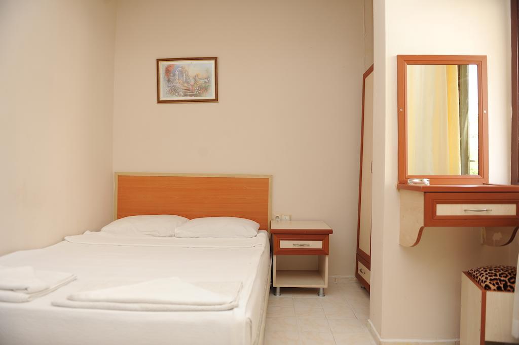 Holiday World Hotel Alanya Oda fotoğraf